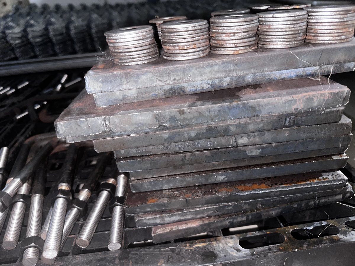 Base plates, anchor rods and washers kitted as one order — Southend