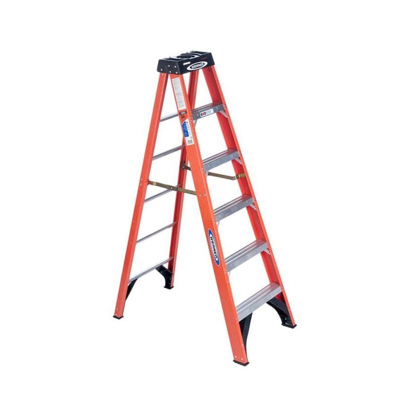 FIBERGLASS STEPLADDER